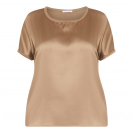 LUISA VIOLA SATIN FRONT TOP CARAMEL - Plus Size Collection