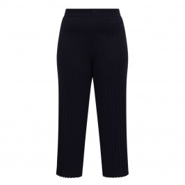 Karvinen Knitted Plisse Cropped Trouser Black - Plus Size Collection